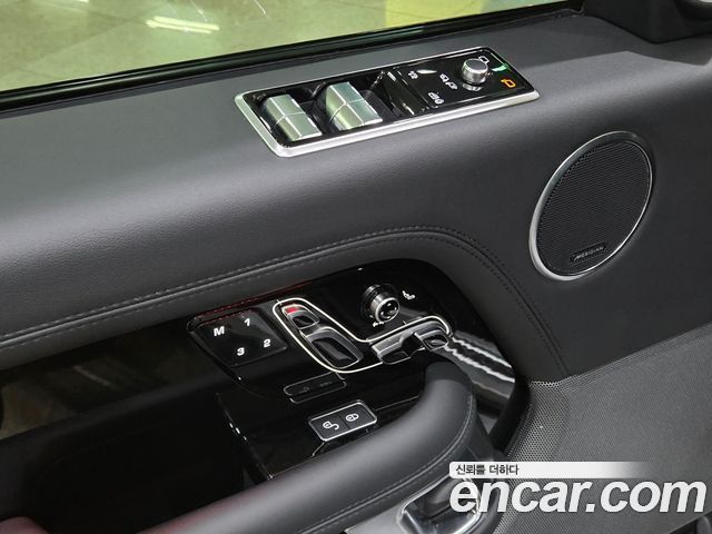 Land Rover Range Rover 2019 — photo 15