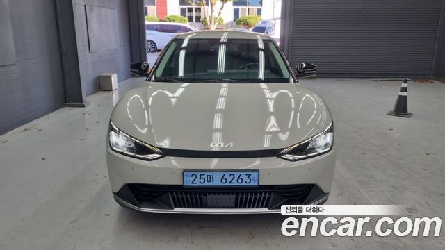 Kia EV6 2023 — photo 1