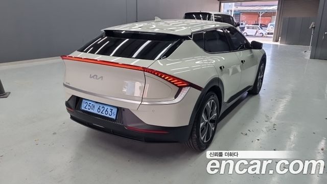 Kia EV6 2023 — photo 2