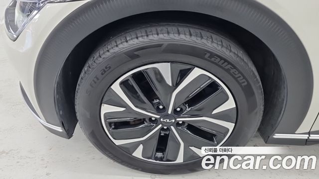 Kia EV6 2023 — photo 16