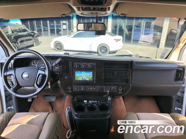 Chevrolet Express Van 2015 — photo 9
