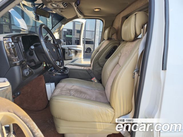 Chevrolet Express Van 2015 — photo 14