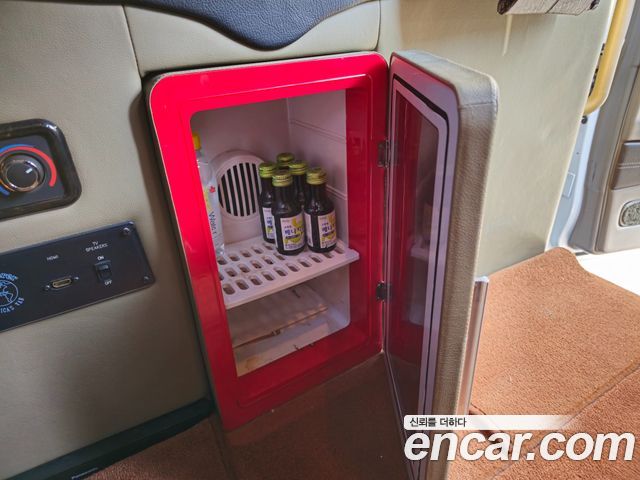 Chevrolet Express Van 2015 — photo 17