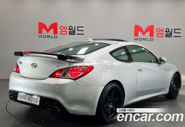 Hyundai Genesis 2009 — photo 2