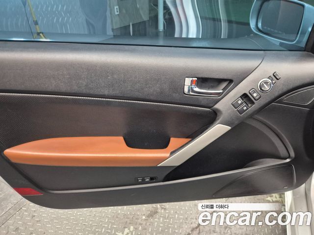 Hyundai Genesis 2009 — photo 18