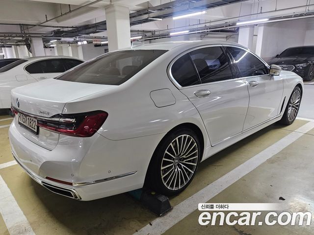 BMW 7-Series 2020 — photo 3