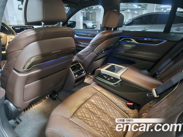 BMW 7-Series 2020 — photo 7