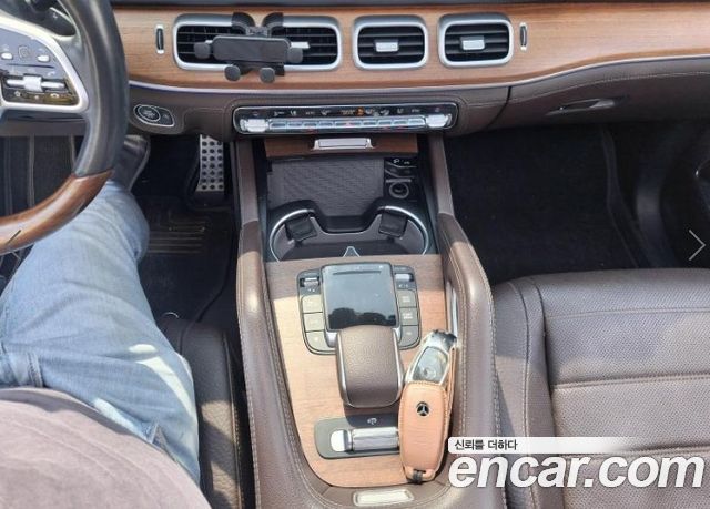 Mercedes-Benz GLS-Class 2021 — photo 14