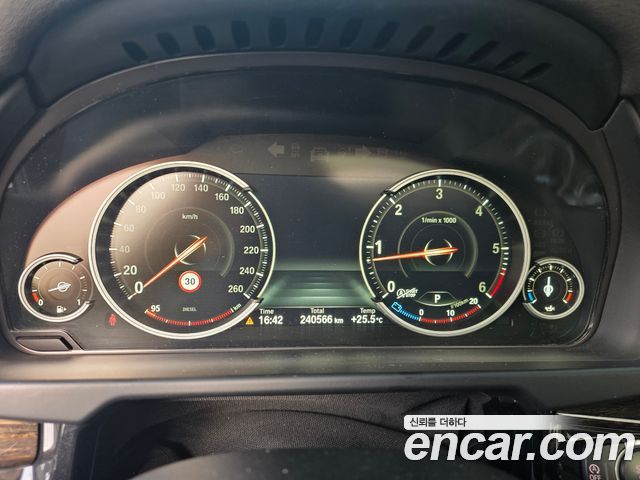 BMW X6 2016 — photo 9
