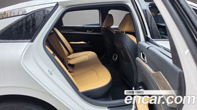 Kia K5 2023 — photo 17