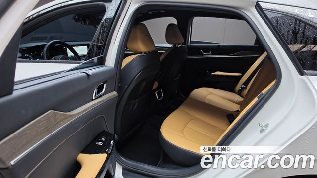 Kia K5 2023 — photo 18