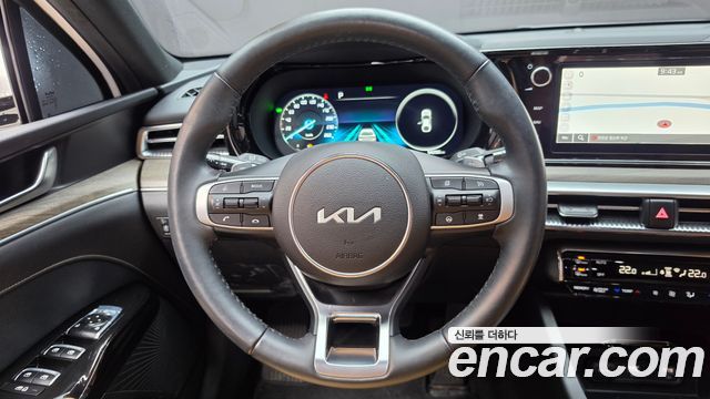 Kia K5 2023 — photo 24