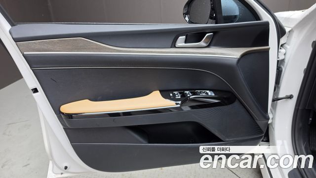 Kia K5 2023 — photo 14