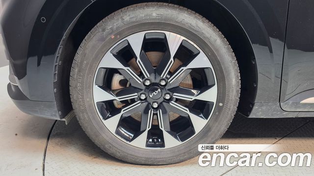 Kia Canival 2023 — photo 5