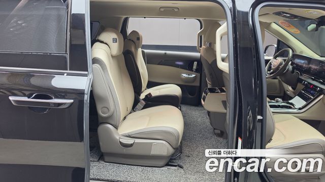 Kia Canival 2023 — photo 17