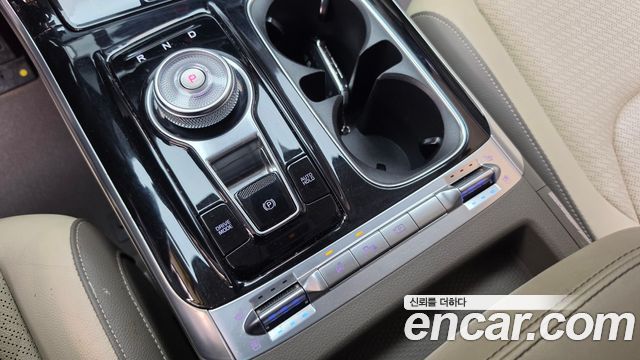 Kia Canival 2023 — photo 25