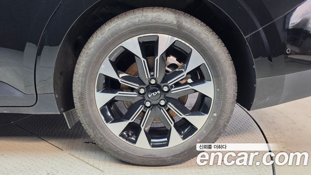 Kia Canival 2023 — photo 7