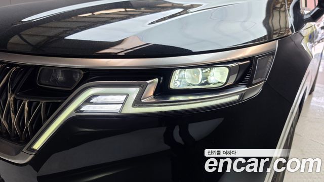 Kia Canival 2023 — photo 8