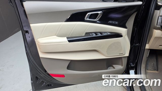 Kia Canival 2023 — photo 14