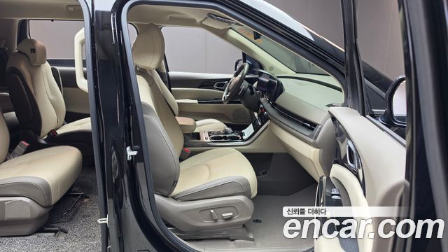 Kia Canival 2023 — photo 16