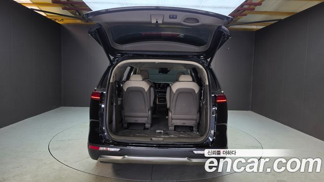 Kia Canival 2023 — photo 35