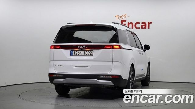 Kia Canival 2022 — photo 4
