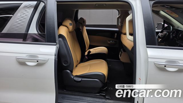 Kia Canival 2022 — photo 17