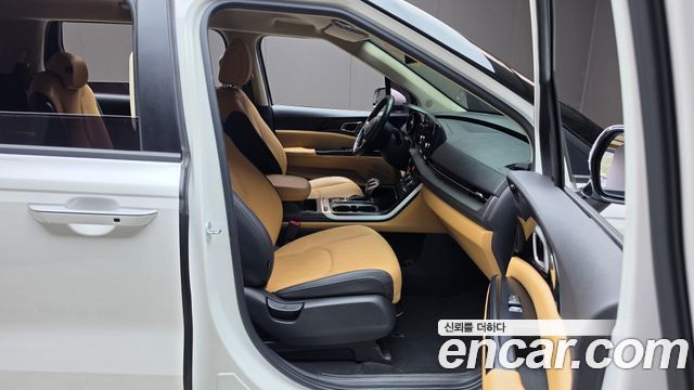 Kia Canival 2022 — photo 16