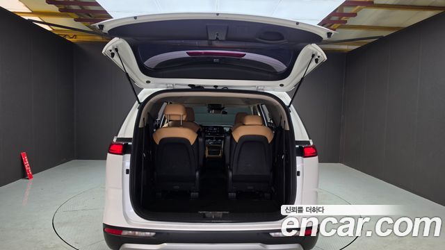 Kia Canival 2022 — photo 29