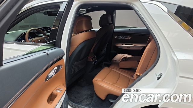 Genesis GV70 2023 — photo 17