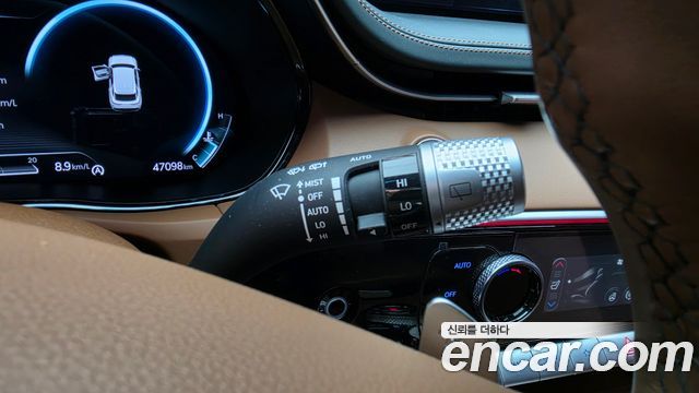 Genesis GV70 2023 — photo 29