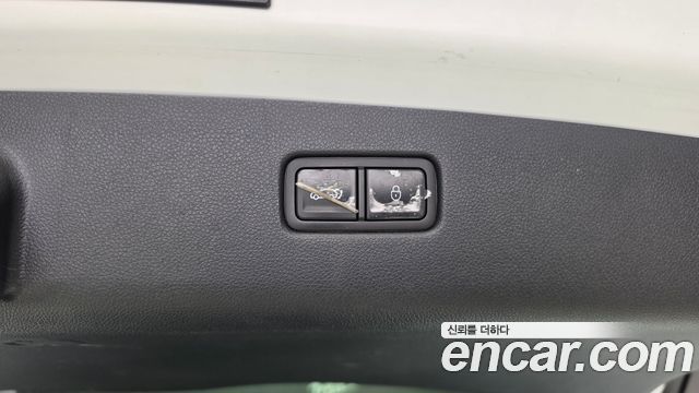 Genesis GV70 2023 — photo 33