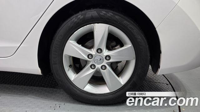 Hyundai AVANTE 2012 — photo 5