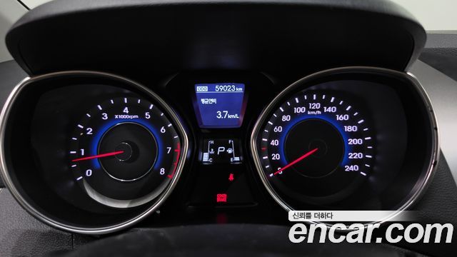 Hyundai AVANTE 2012 — photo 8