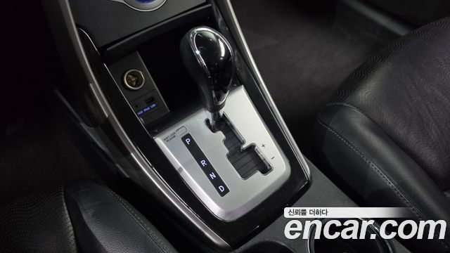 Hyundai AVANTE 2012 — photo 9
