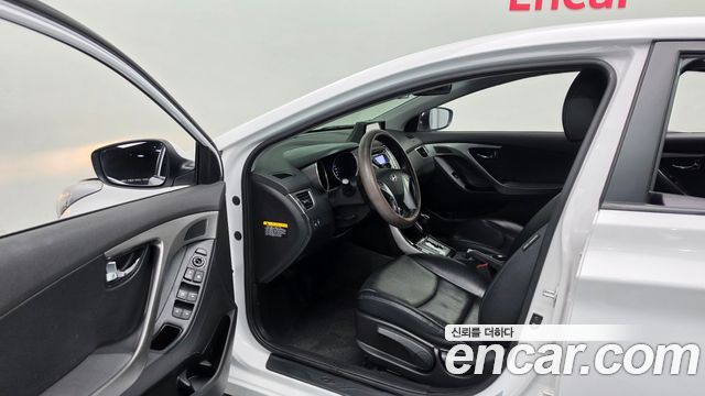 Hyundai AVANTE 2012 — photo 10
