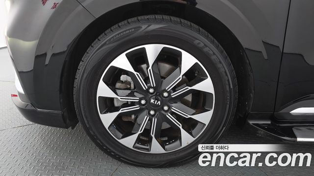 Kia Canival 2021 — photo 5