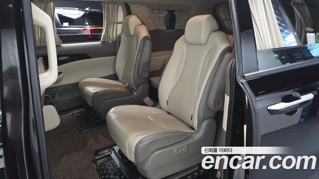 Kia Canival 2021 — photo 18