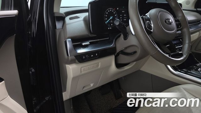 Kia Canival 2021 — photo 19