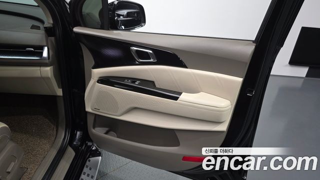 Kia Canival 2021 — photo 14