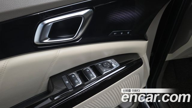 Kia Canival 2021 — photo 28