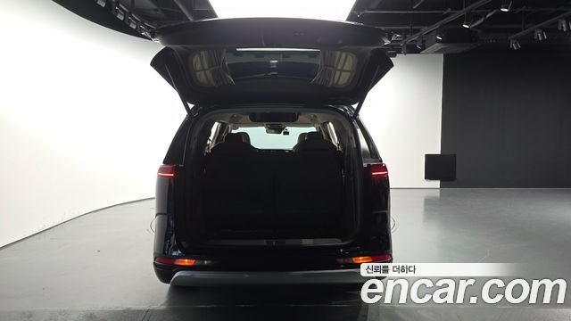 Kia Canival 2021 — photo 34