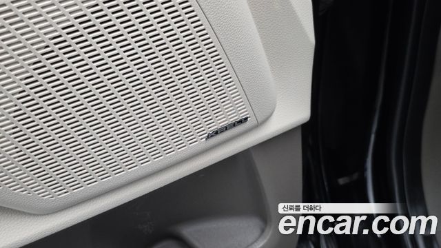Kia Canival 2021 — photo 36