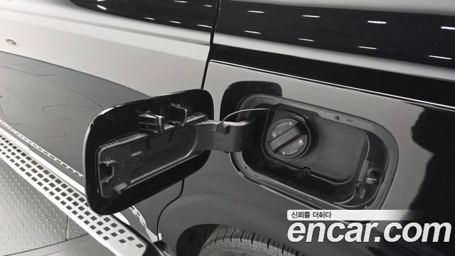 Kia Canival 2021 — photo 38