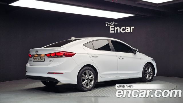 Hyundai AVANTE 2017 — photo 2