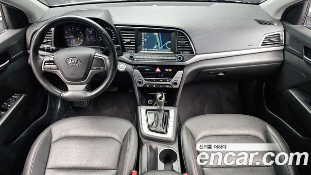 Hyundai AVANTE 2017 — photo 10