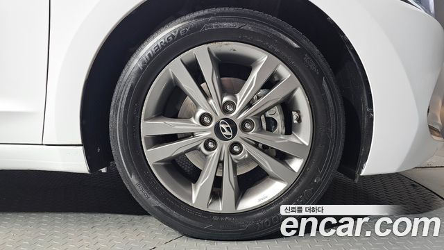 Hyundai AVANTE 2017 — photo 7