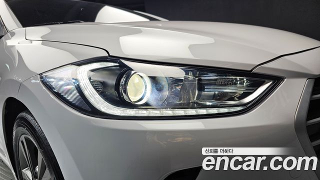 Hyundai AVANTE 2017 — photo 8