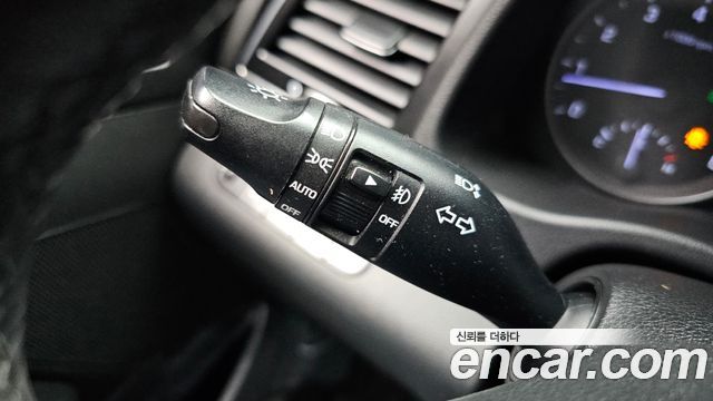 Hyundai AVANTE 2017 — photo 28