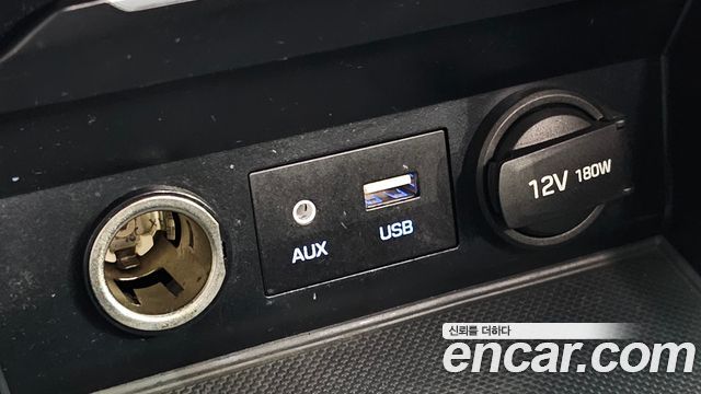 Hyundai AVANTE 2017 — photo 29